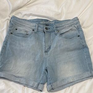 Universal Thread Women's Light Blue Denim Shorts